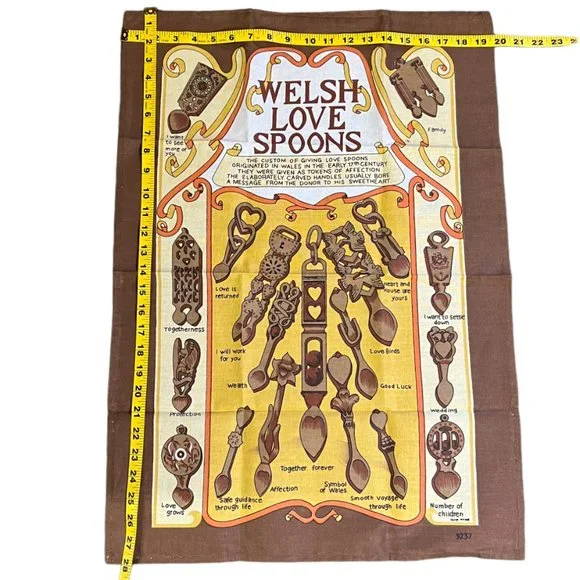 Vintage NWT Welsh Hand-Carved Lovespoon & 100% Cotton Printed Tea Towel Set - Picture 6 of 10